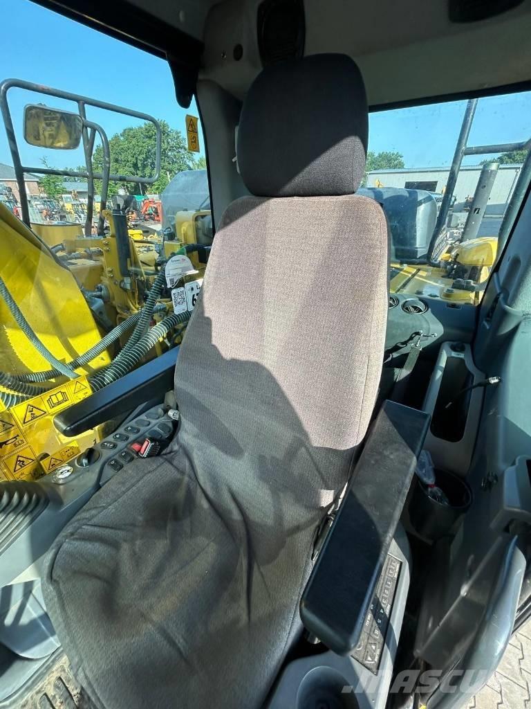 Komatsu PC 210 LC-11 Excavadoras de cadenas
