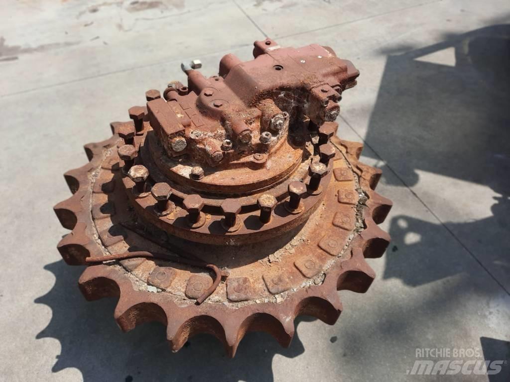 Hitachi EX 700 Cadenas, orugas y chasis