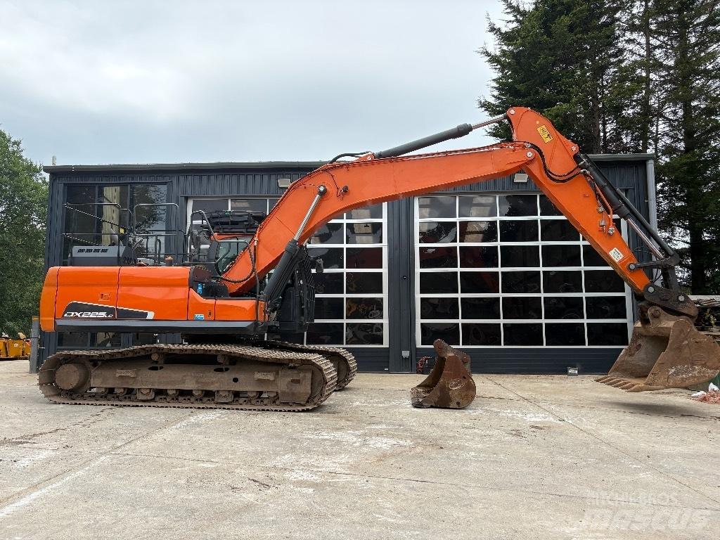 Doosan DX 225 LC-5 Excavadoras de cadenas