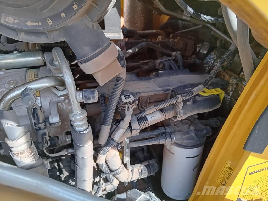 Komatsu WB 97 S-8 Retrocargadoras