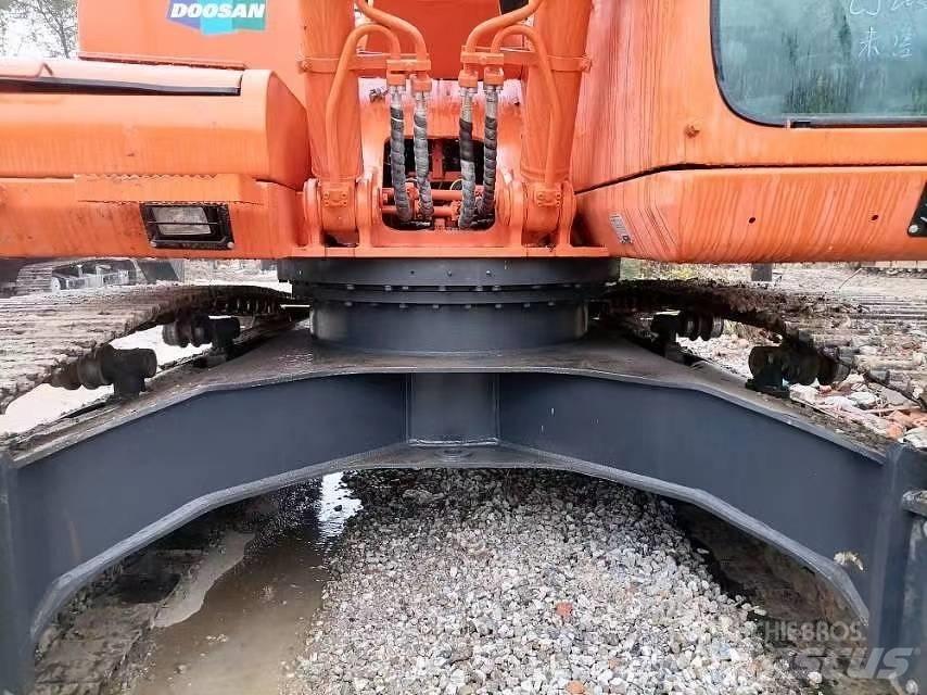Doosan 225 LC-9 Excavadoras de cadenas