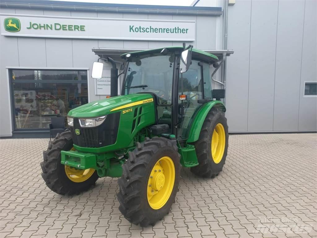 John Deere 5067E Tractores