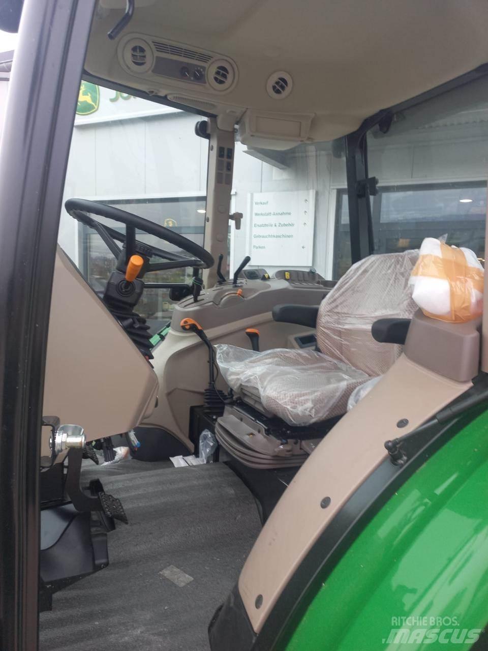 John Deere 5067E Tractores