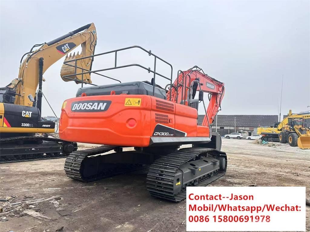 Doosan DX 300 LCA Excavadoras de cadenas