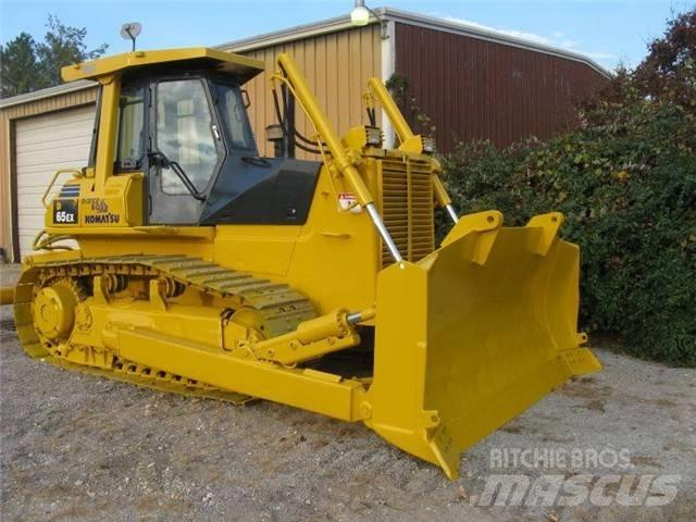 Komatsu D 65 EX Buldozer sobre oruga