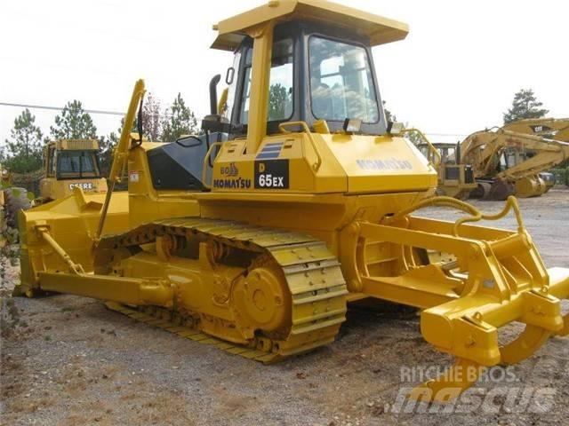 Komatsu D 65 EX Buldozer sobre oruga