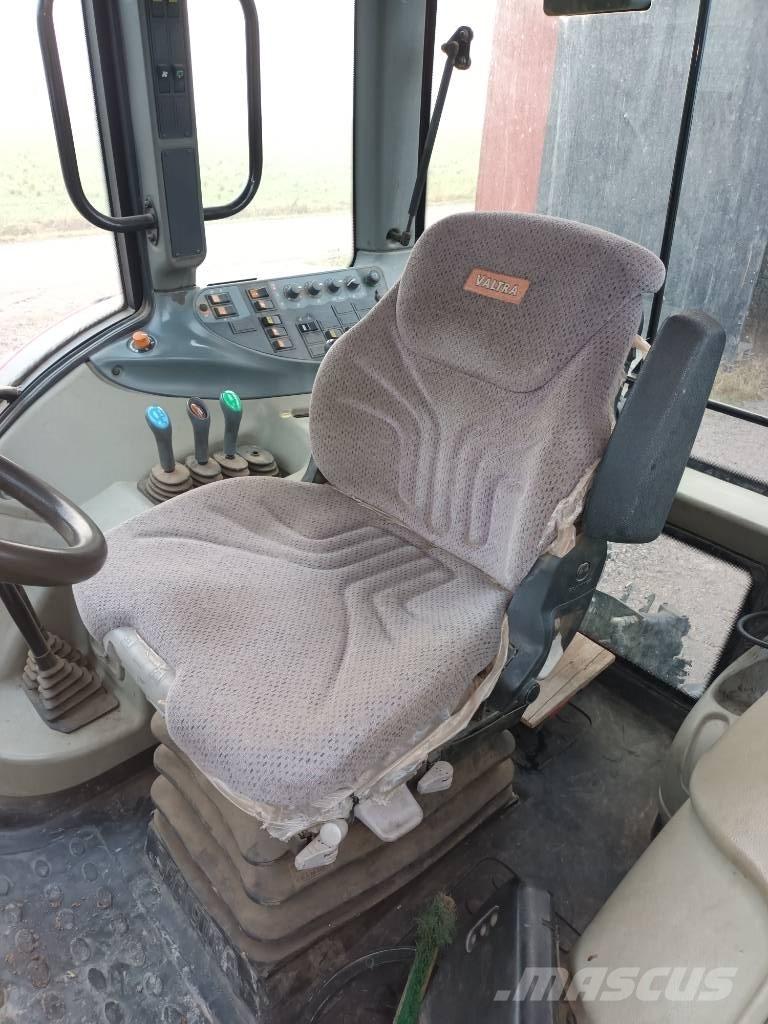 Valtra N 141 Tractores