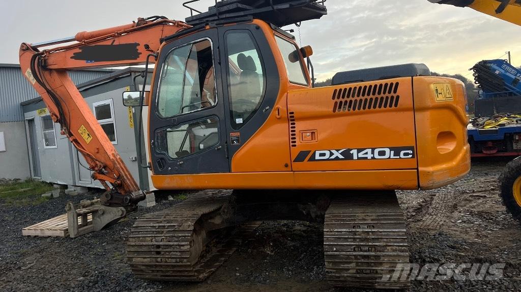 Doosan DX 140 Excavadoras de cadenas