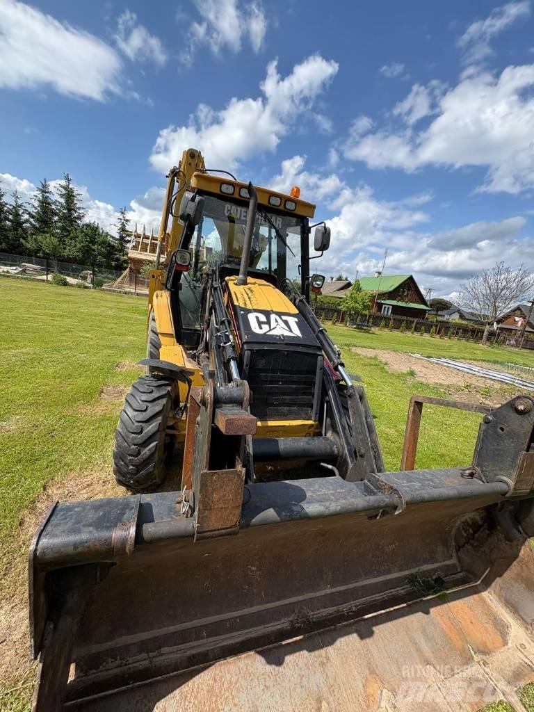 CAT 428 D 4x4 Retrocargadoras