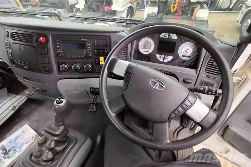 Tata PRIMA 3338K Otros camiones