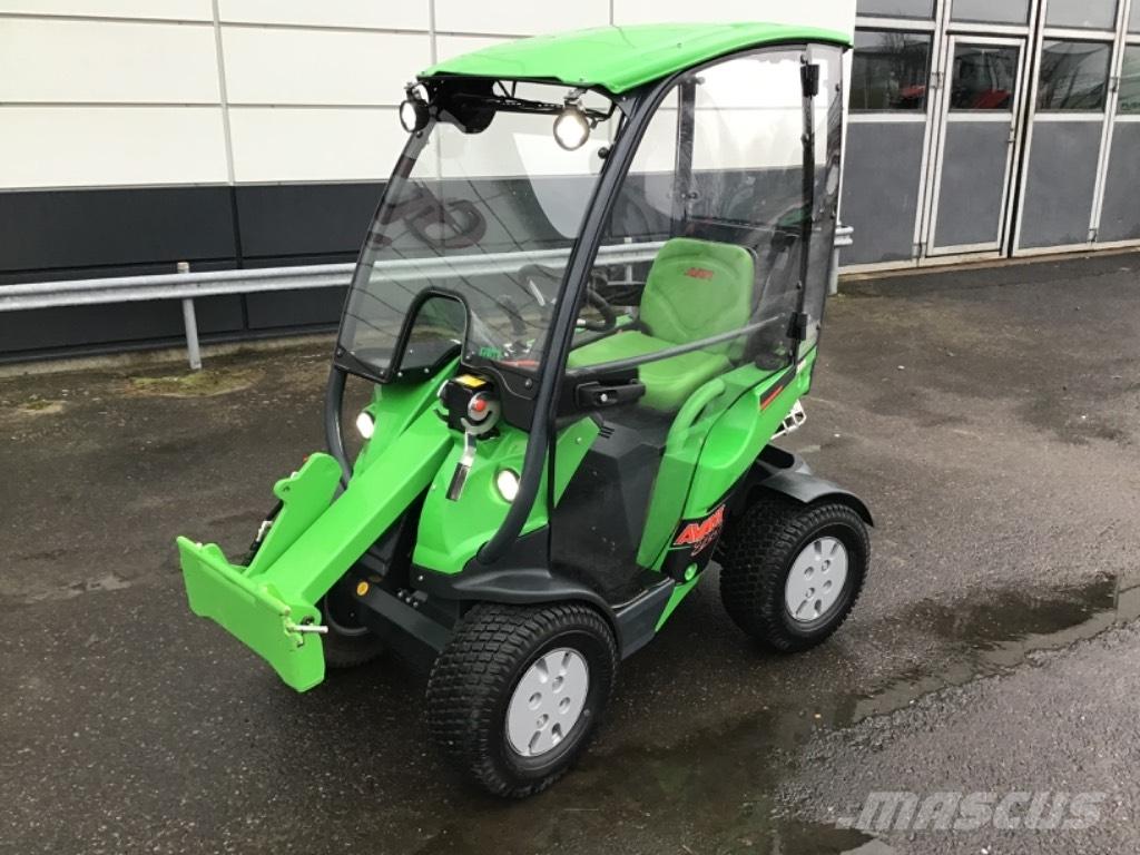 Avant 225 Maquinaria para servicios públicos