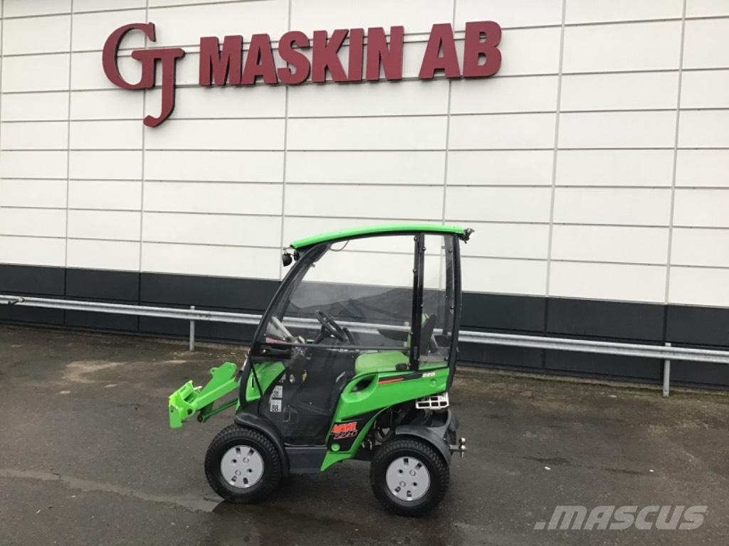 Avant 225 Maquinaria para servicios públicos