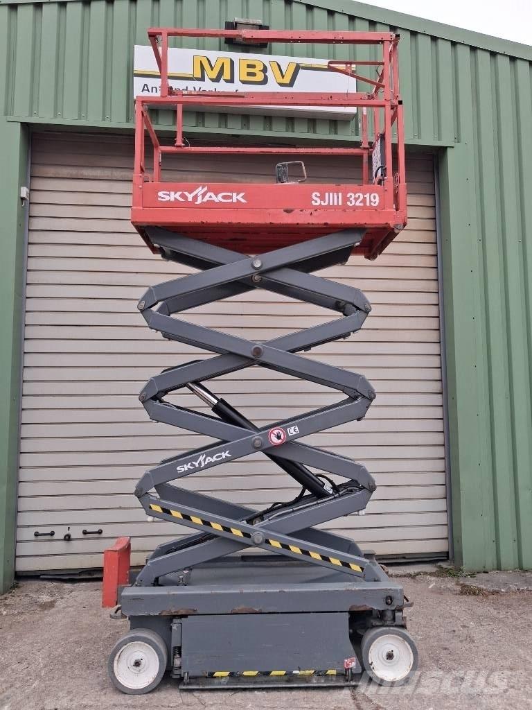 SkyJack SJ III 3219 Plataformas tijera