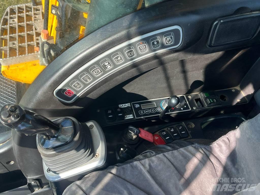 JCB JS 145 W Excavadoras de ruedas