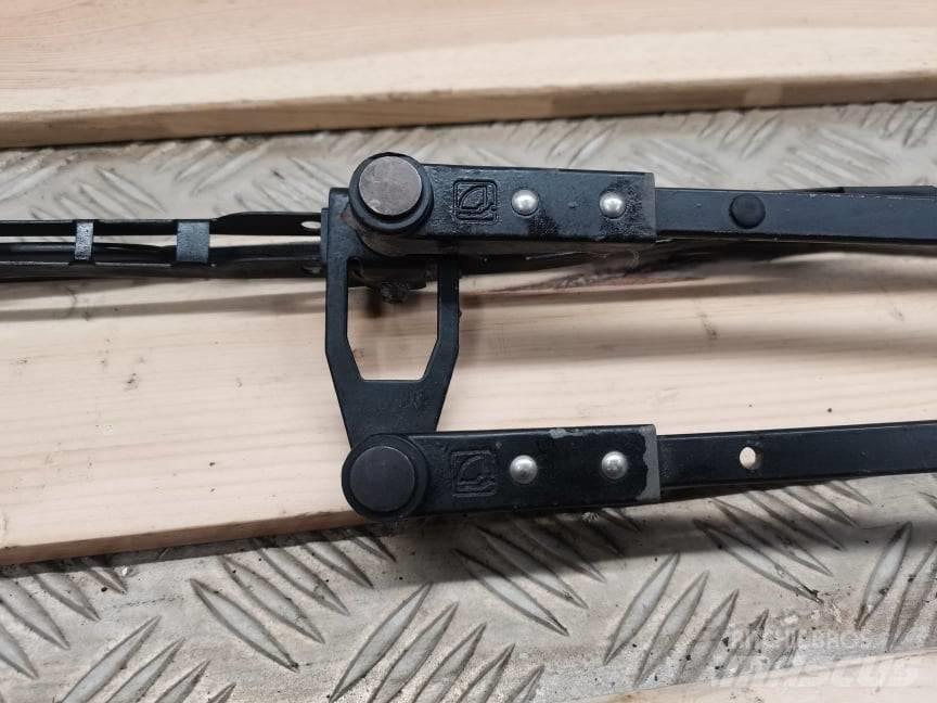 Manitou MLT  wiper Cabinas e interior