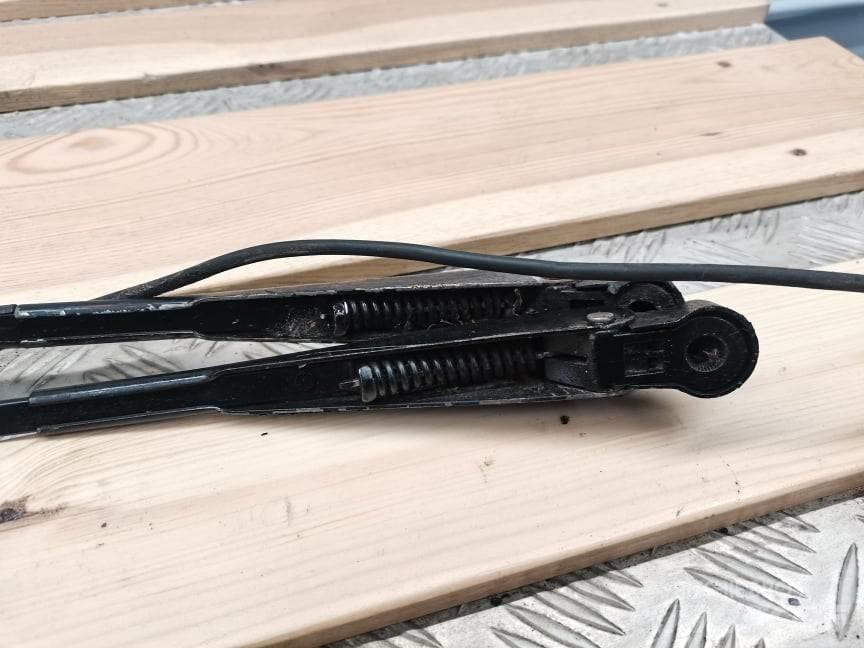 Manitou MLT  wiper Cabinas e interior