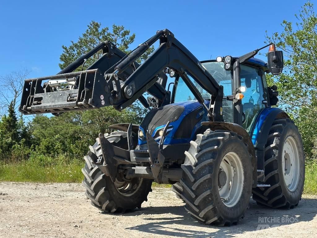 Valtra G 135 Versu Tractores