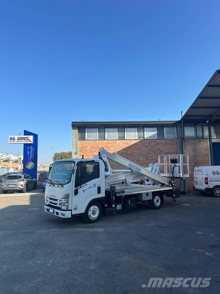 Multitel MX 200 Plataformas sobre camión