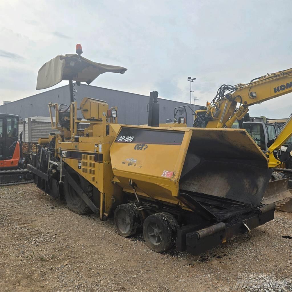 CAT AP 600 Asfaltadoras