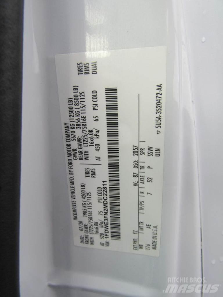 Ford E-350 Camiones caja cerrada