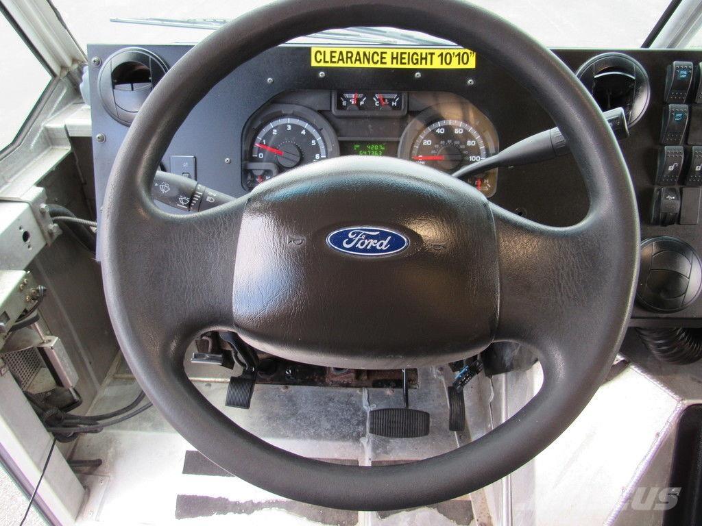 Ford E-450 Camiones caja cerrada
