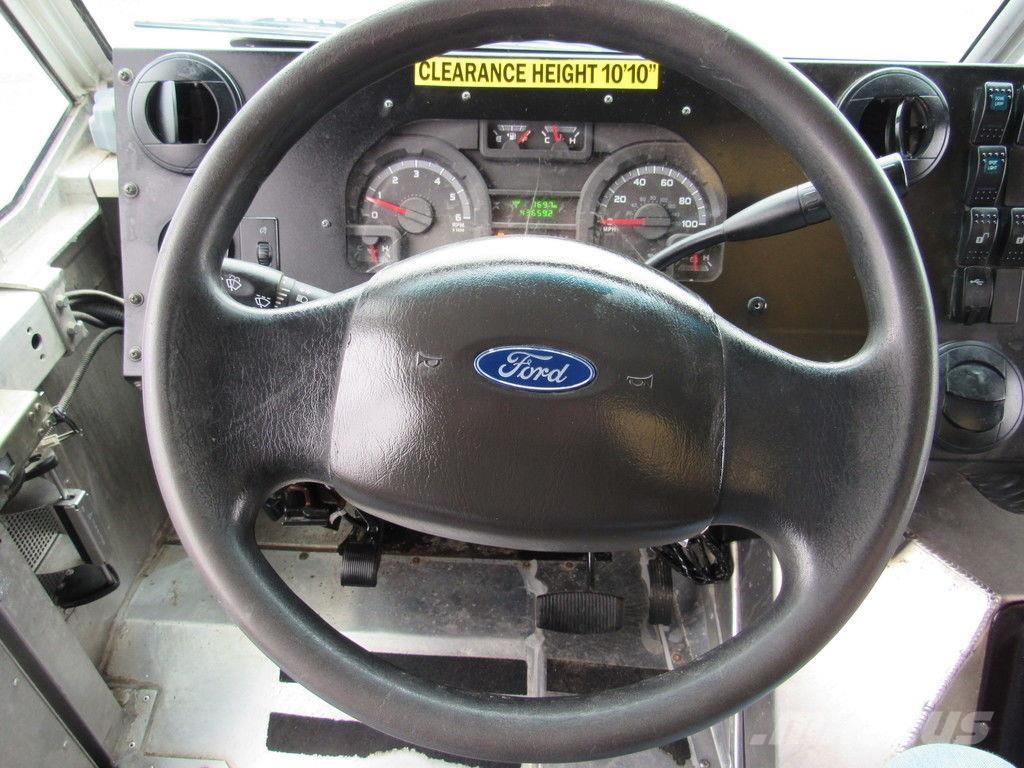 Ford E-450 Camiones caja cerrada