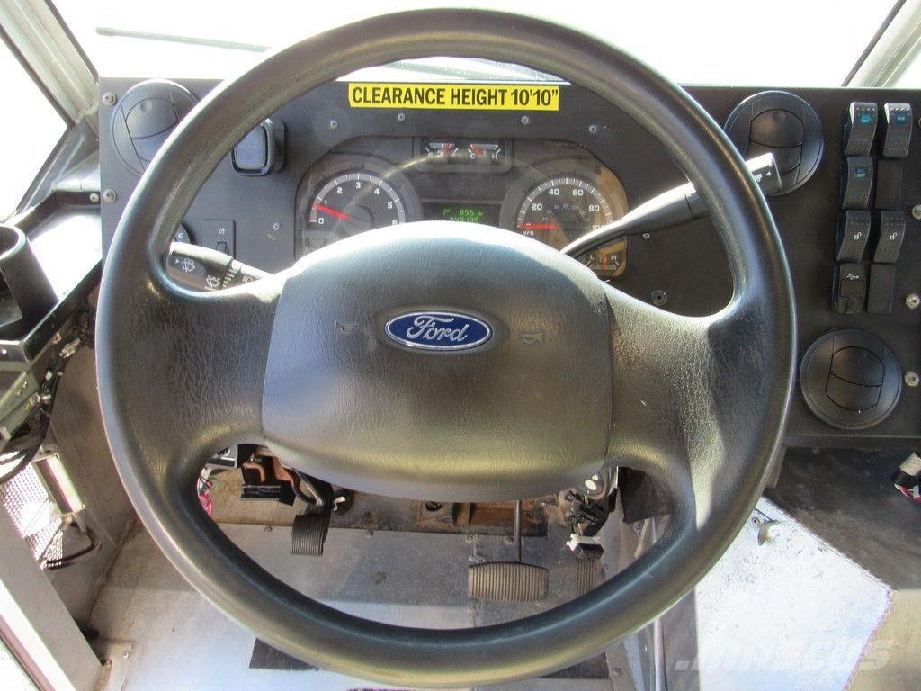 Ford E-450 Camiones caja cerrada