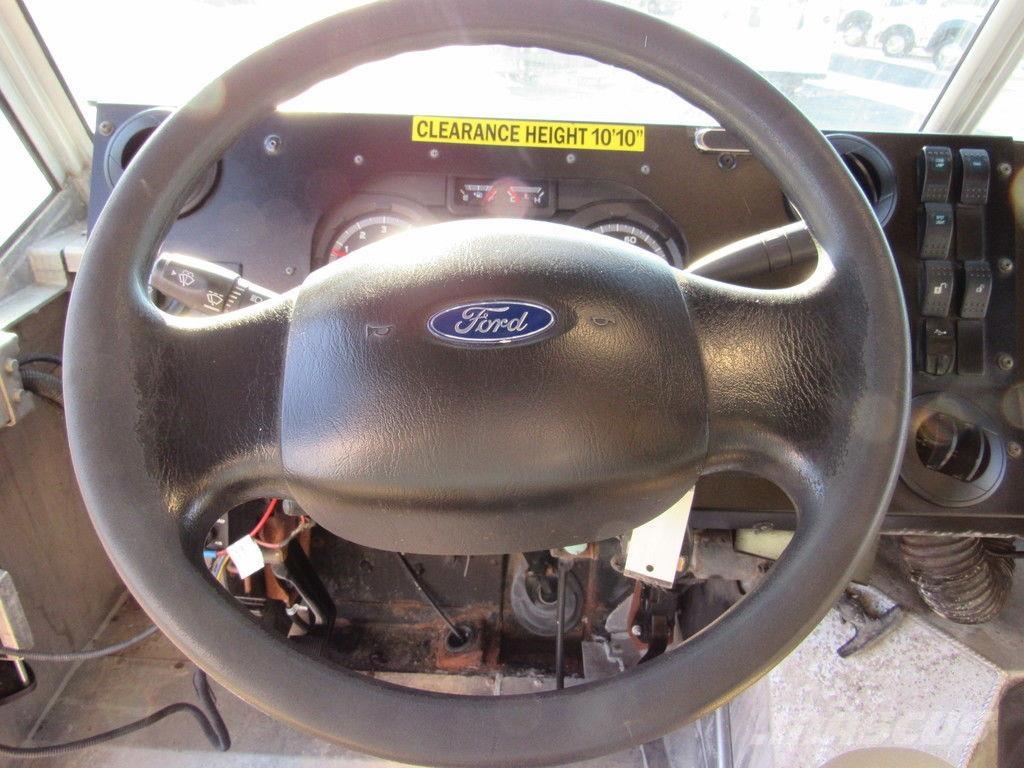 Ford E-450 Camiones caja cerrada