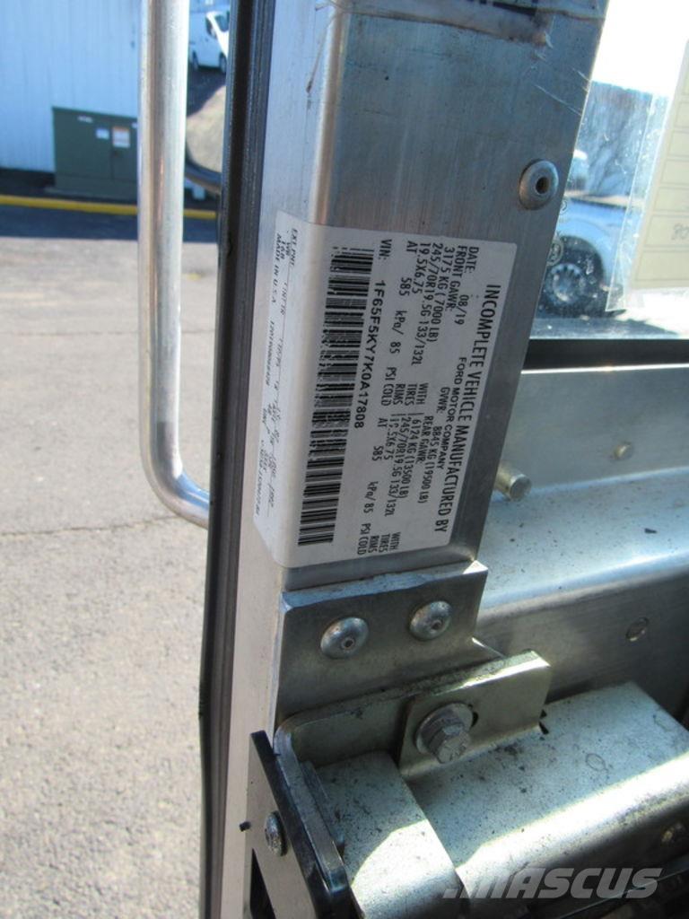 Ford F-59 Camiones caja cerrada