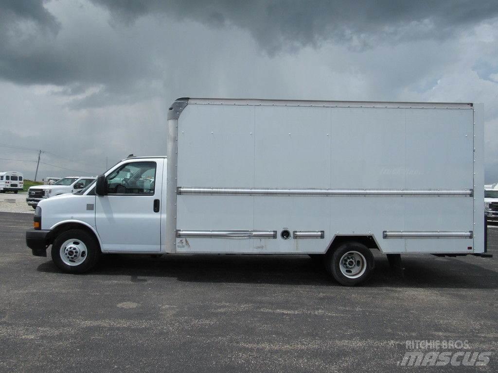 GMC Savana 3500 Camiones caja cerrada