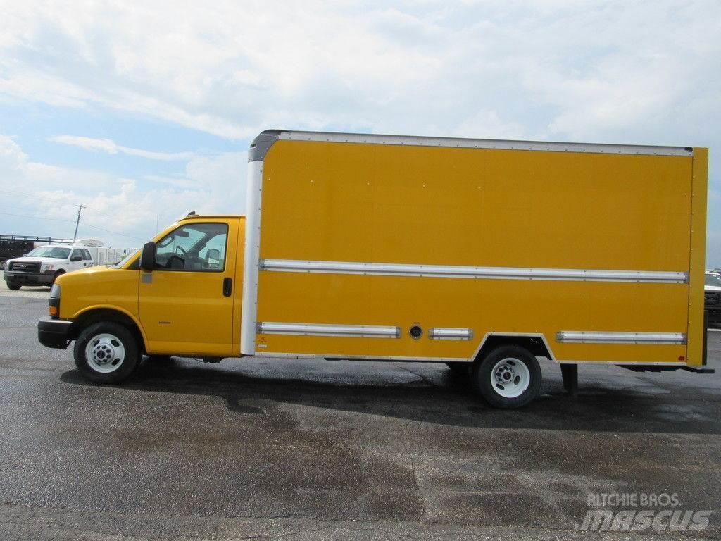 GMC Savana 3500 Camiones caja cerrada
