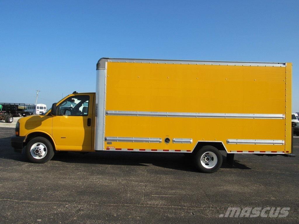 GMC Savana 3500 Camiones caja cerrada