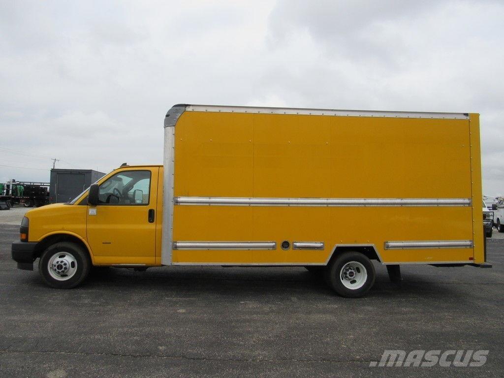 GMC Savana 3500 Camiones caja cerrada