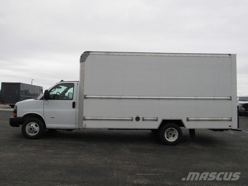 GMC Savana 3500 Camiones caja cerrada