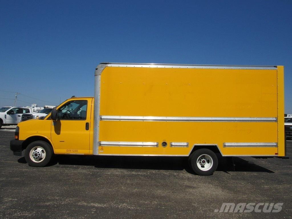 GMC Savana 3500 Camiones caja cerrada