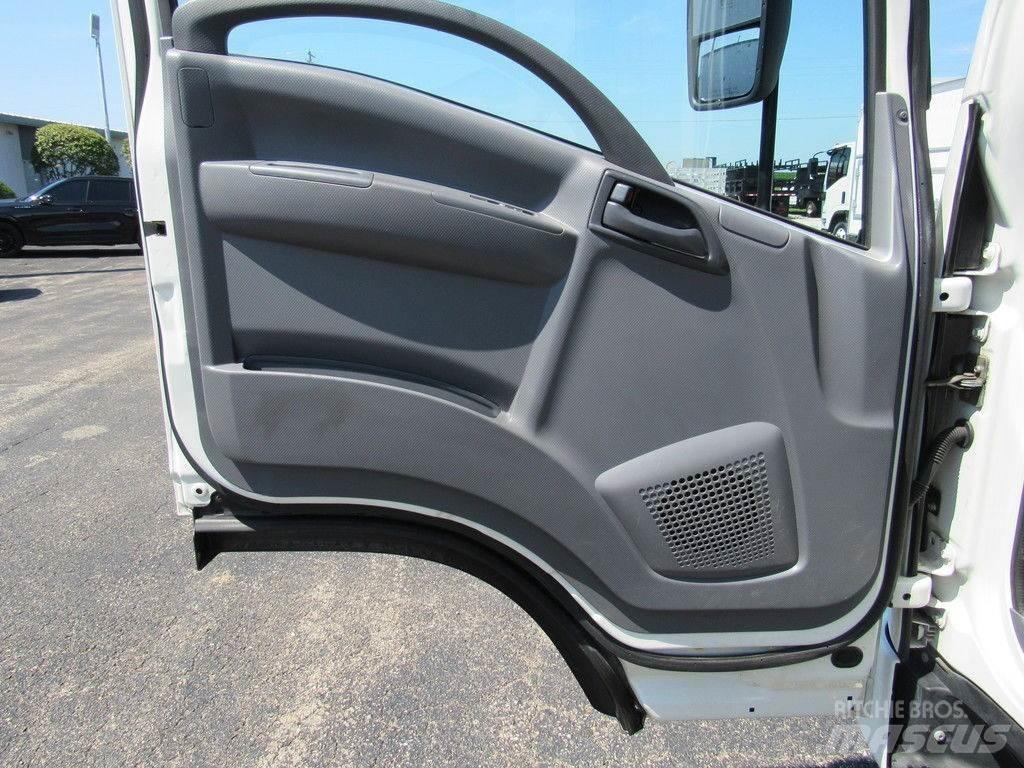 Isuzu NPR Camiones caja cerrada