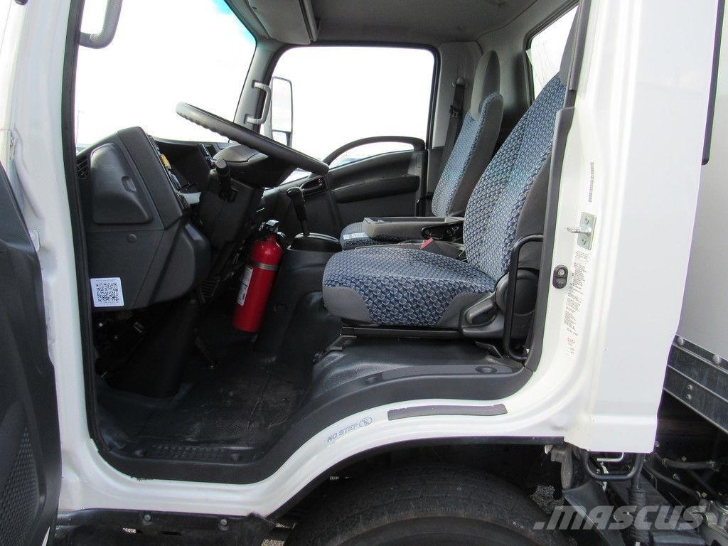 Isuzu NPR XD Camiones caja cerrada