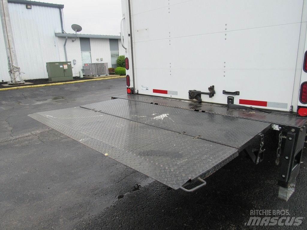 Isuzu NRR Camiones caja cerrada