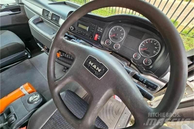 MAN 33 SERIES Otros camiones