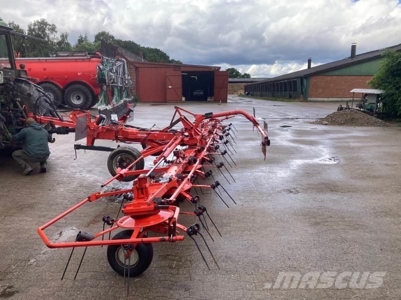 Kuhn GF 8702 T Rastrillos y henificadores