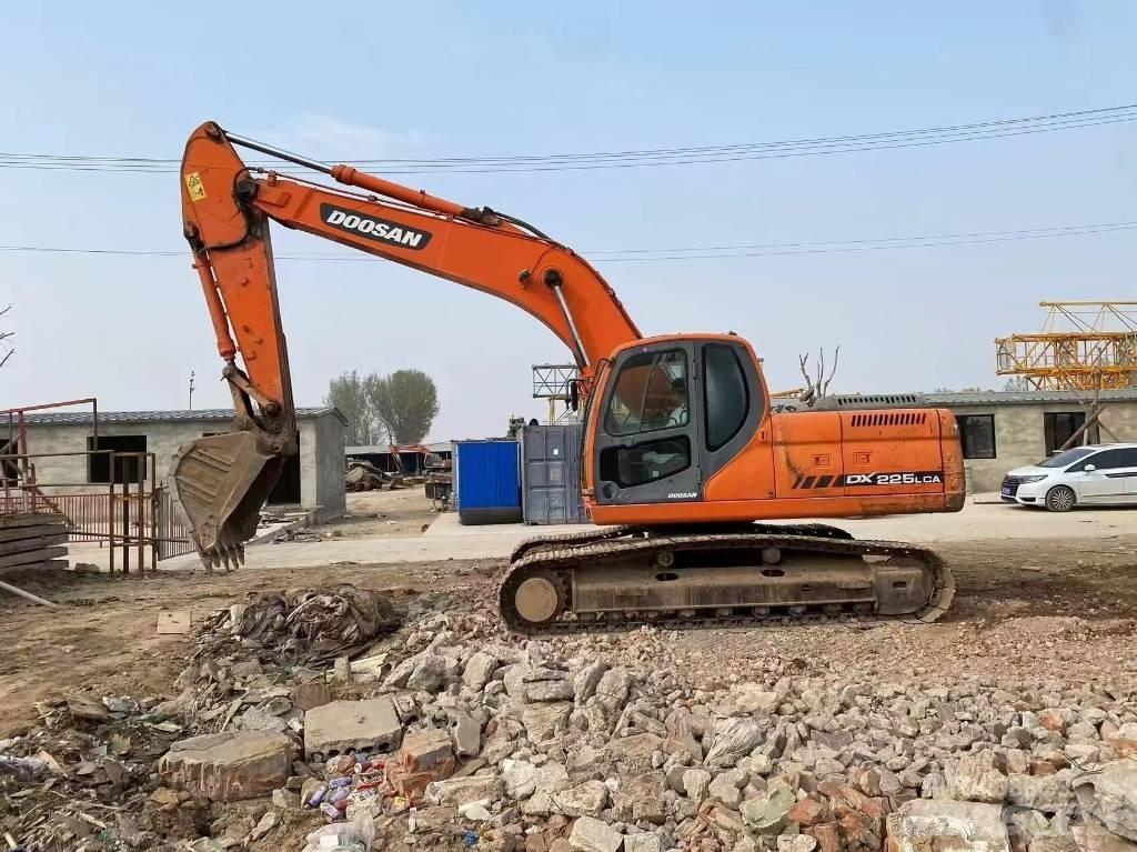 Doosan DX 225 LCA Excavadoras de cadenas