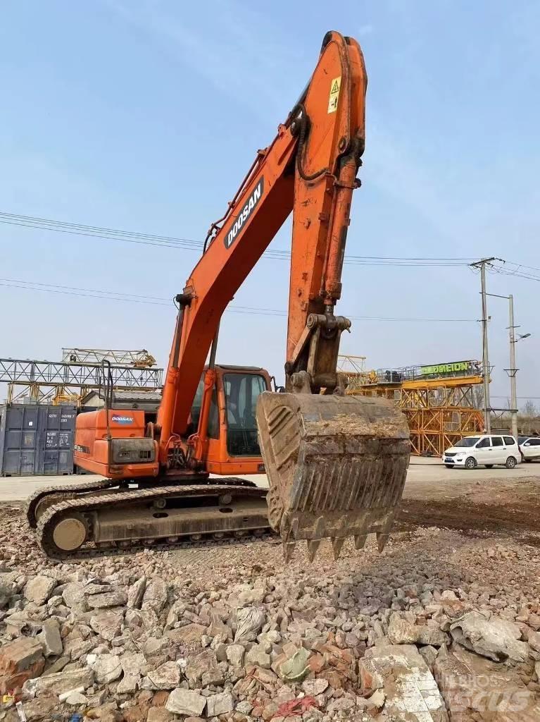 Doosan DX 225 LCA Excavadoras de cadenas