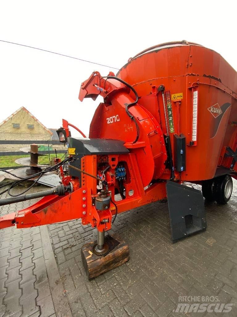 Kuhn Typ 2070 Mezcladoras distribuidoras