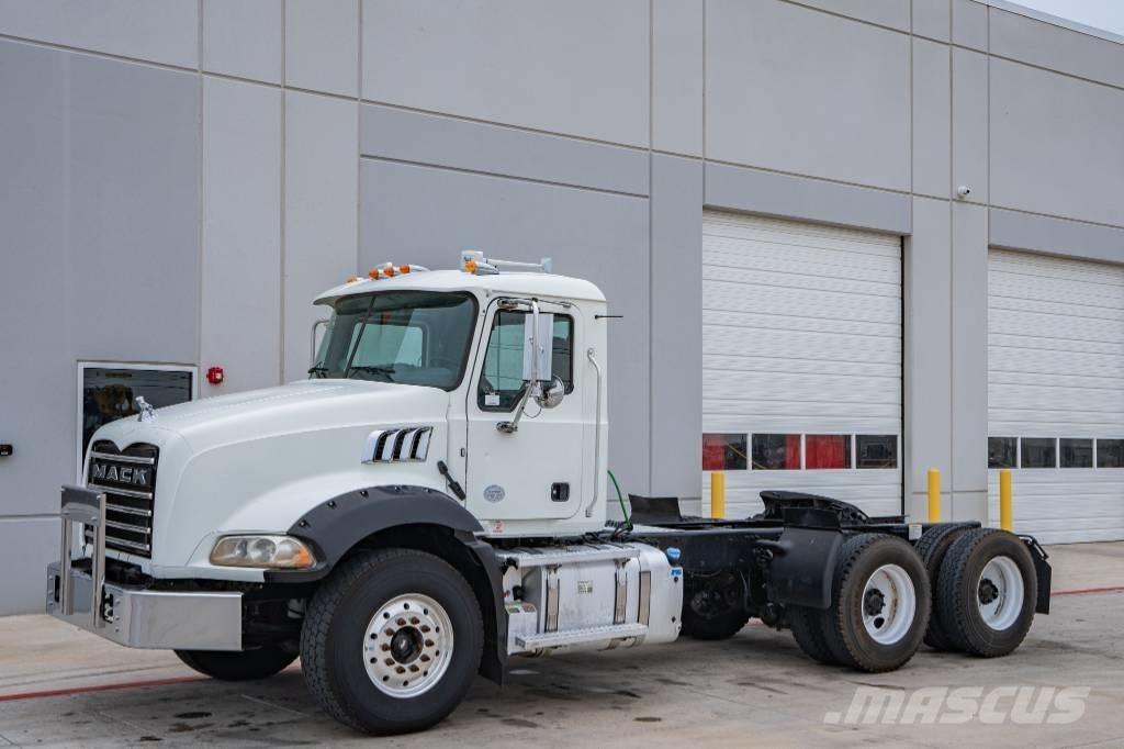 Mack Granite GU 813 Cabezas tractoras