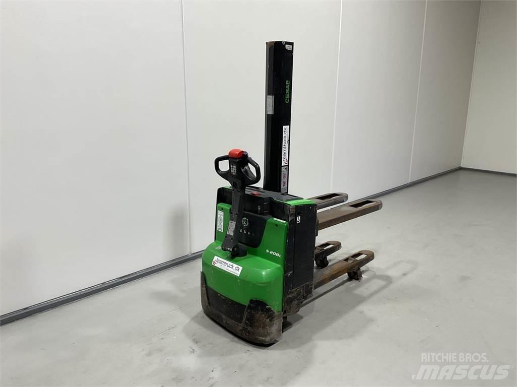 Cesab S208L Apiladores eléctricos autopropulsados