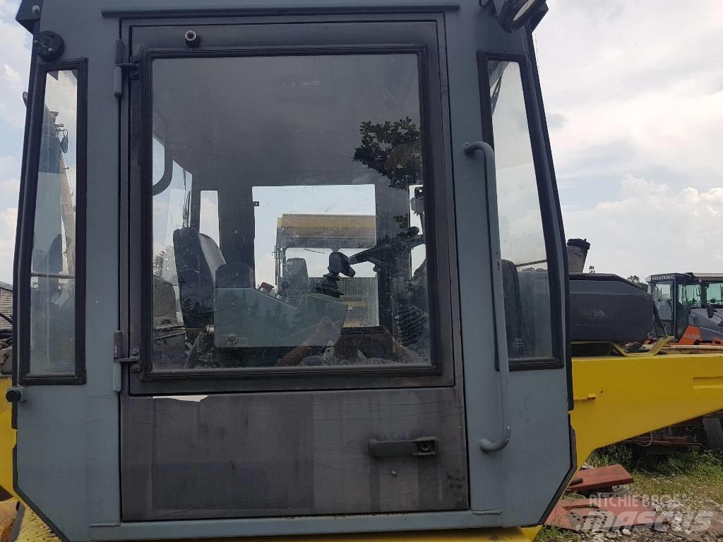 Bomag BW 184 AD Cabinas e interior