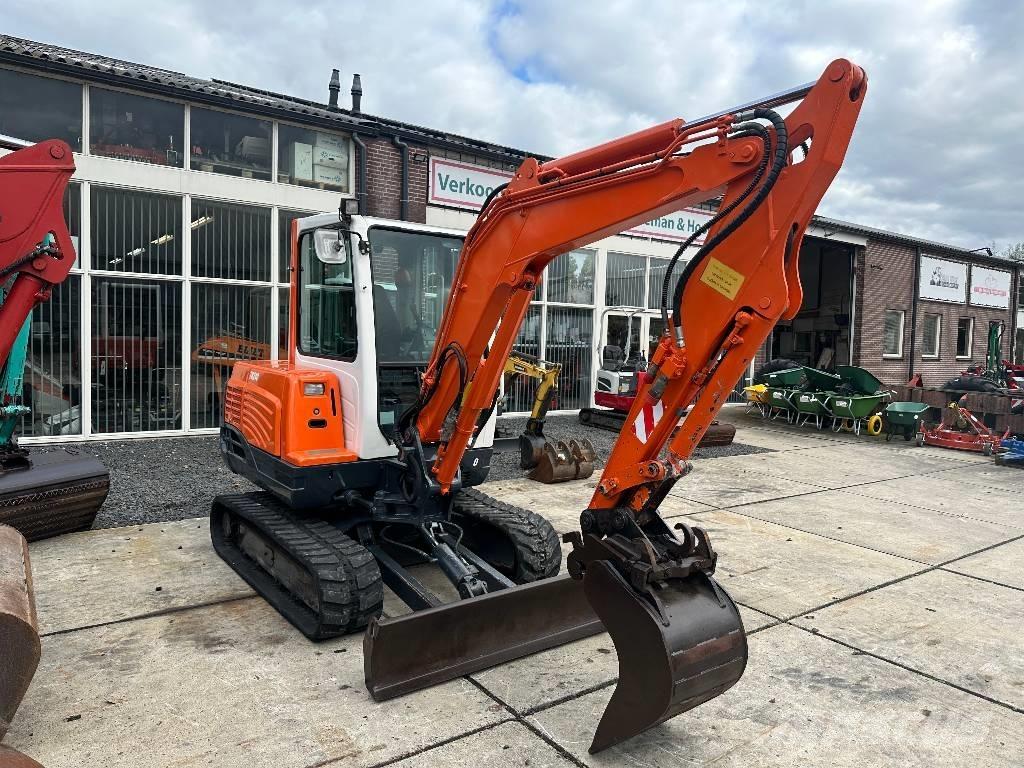Takeuchi TB 235 CR Mini excavadoras < 7t
