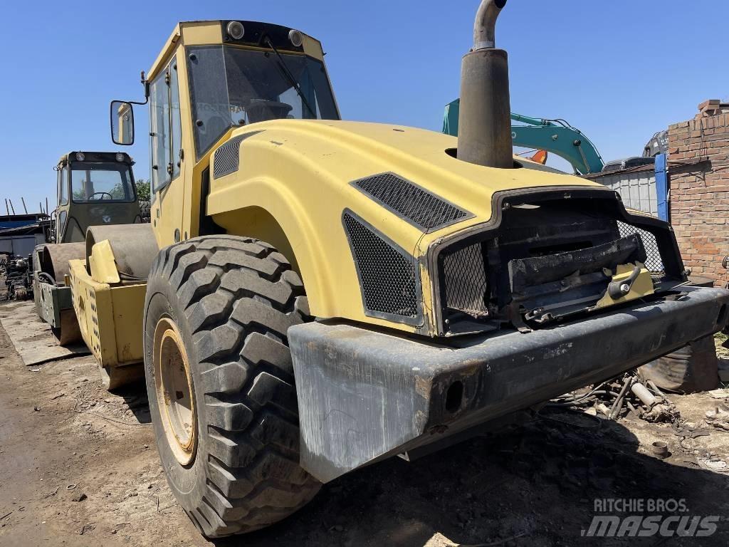 Bomag 226-4 Rodillos de un solo tambor