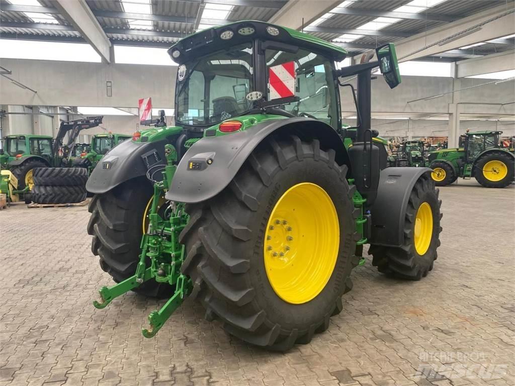 John Deere 6R 215 Tractores