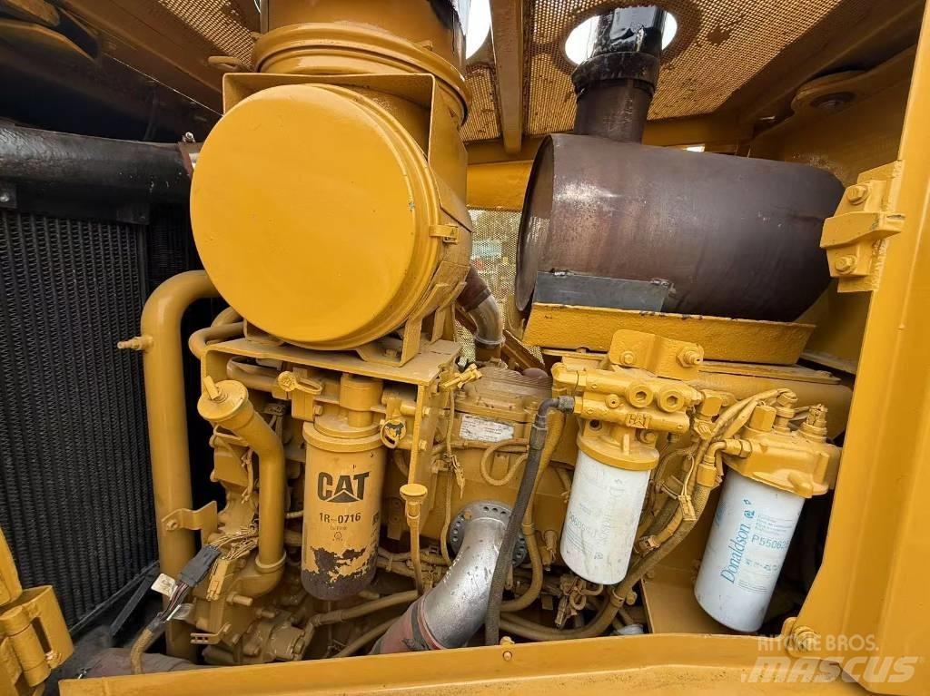 CAT D 8 T Buldozer sobre oruga